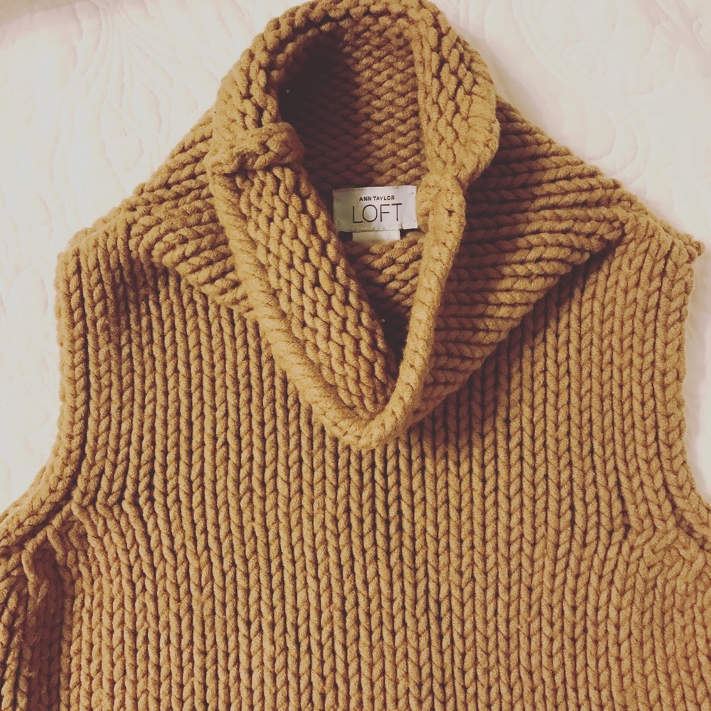 LOFT Mock/Cowl Neck Sleeveless Sweater