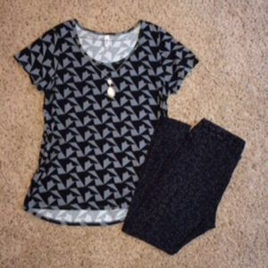 LulaRoe Outfit. Xl classic T and TC leggings