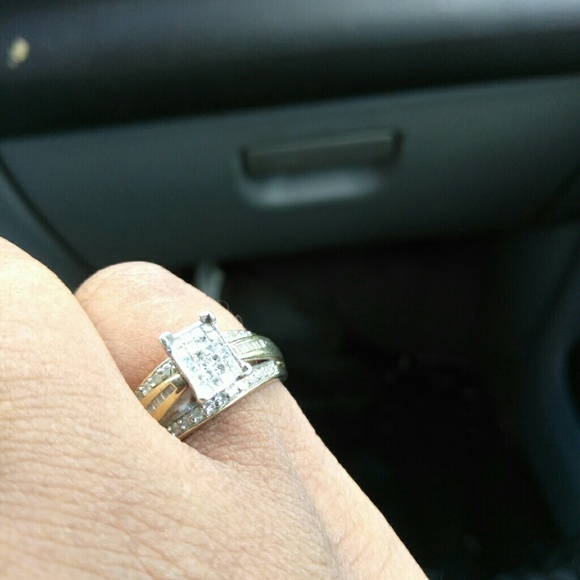 Diamond ring - Picture 1 of 1