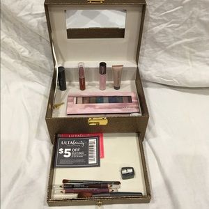 Ulta makeup kit/lock box and key included