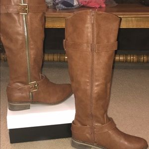 Boots size 7