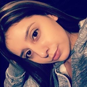 Meet your Posher, Vanessa