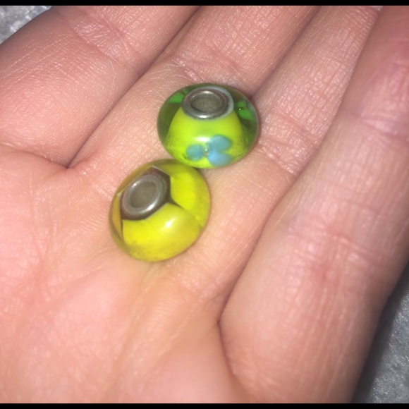 Pandora glass charms - Picture 1 of 2