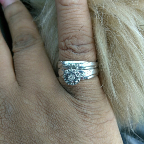 Wedding ring - Picture 1 of 1
