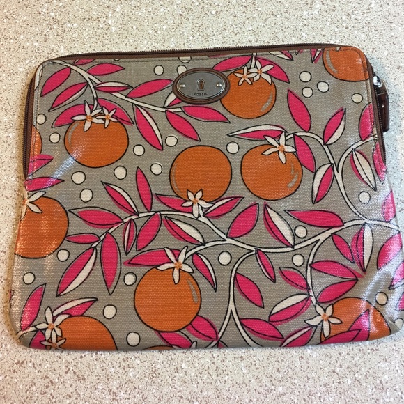 Preloved Fossil tablet pouch - Picture 2 of 8