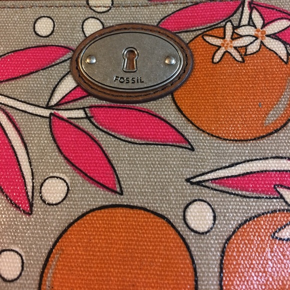 Preloved Fossil tablet pouch - Picture 3 of 8