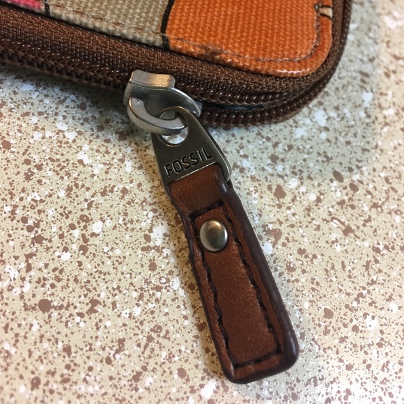 Preloved Fossil tablet pouch - Picture 4 of 8