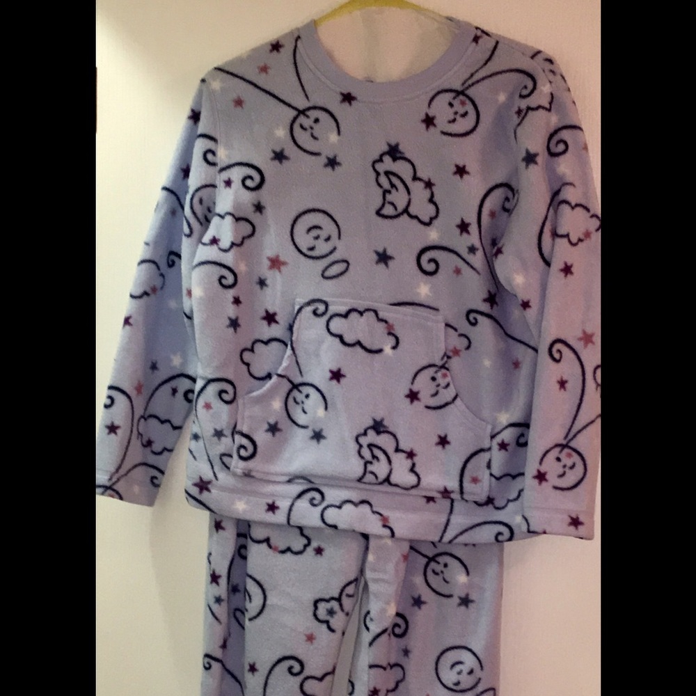 Women's 2 piece fleece pajamas w/ feet