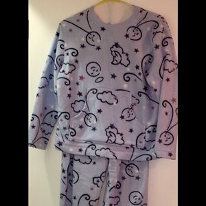 Women's 2 piece fleece pajamas w/ feet