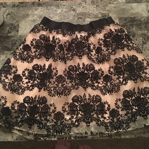 Velvet detail high waisted skirt