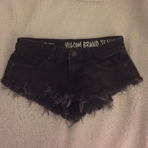❗️SALE ❗️Volcom Micro Shorts 🖤