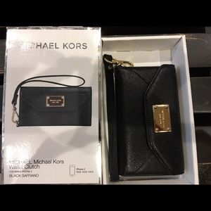 Michael Kors wristlet/ phone case
