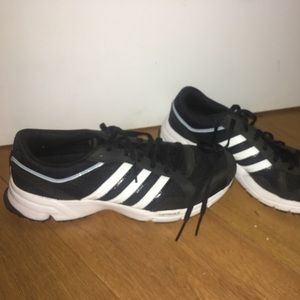 Running training shoes