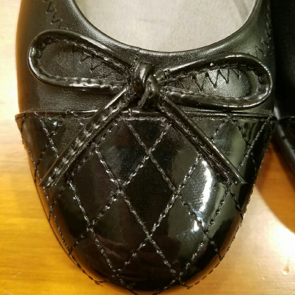 Aerosoles black bow flats