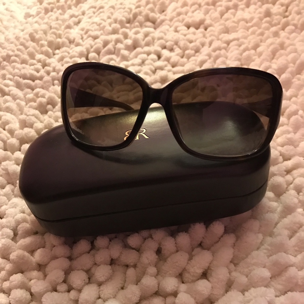 Banana Republic Women Sunglasses. 😎