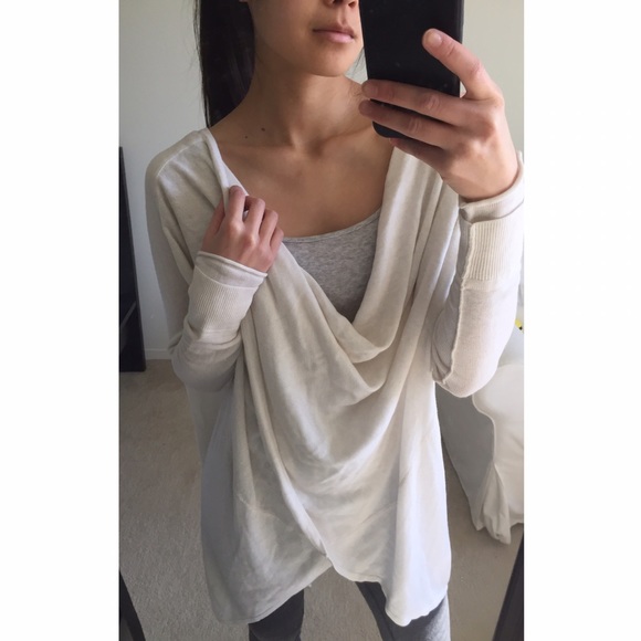 lululemon athletica Tops - NWOT Lululemon Slouchy Top