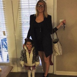 Meet your Posher, Casey