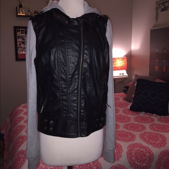 Tilly's Jackets & Blazers - Leather jacket