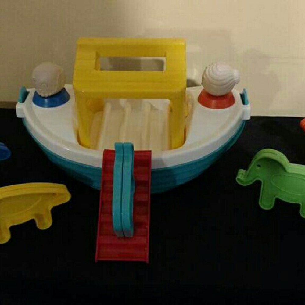 Tupperware Noah's Ark