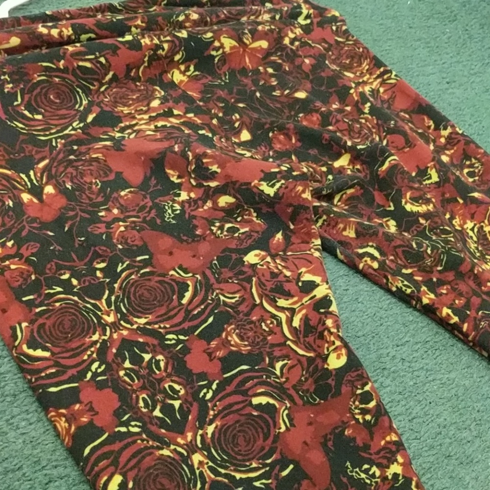 LuLaRoe leggings OS.