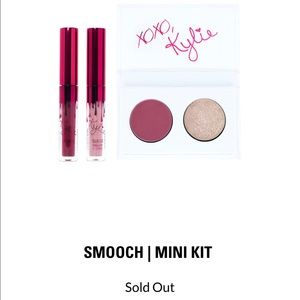 Kylie Valentine's Day smooch mini kit