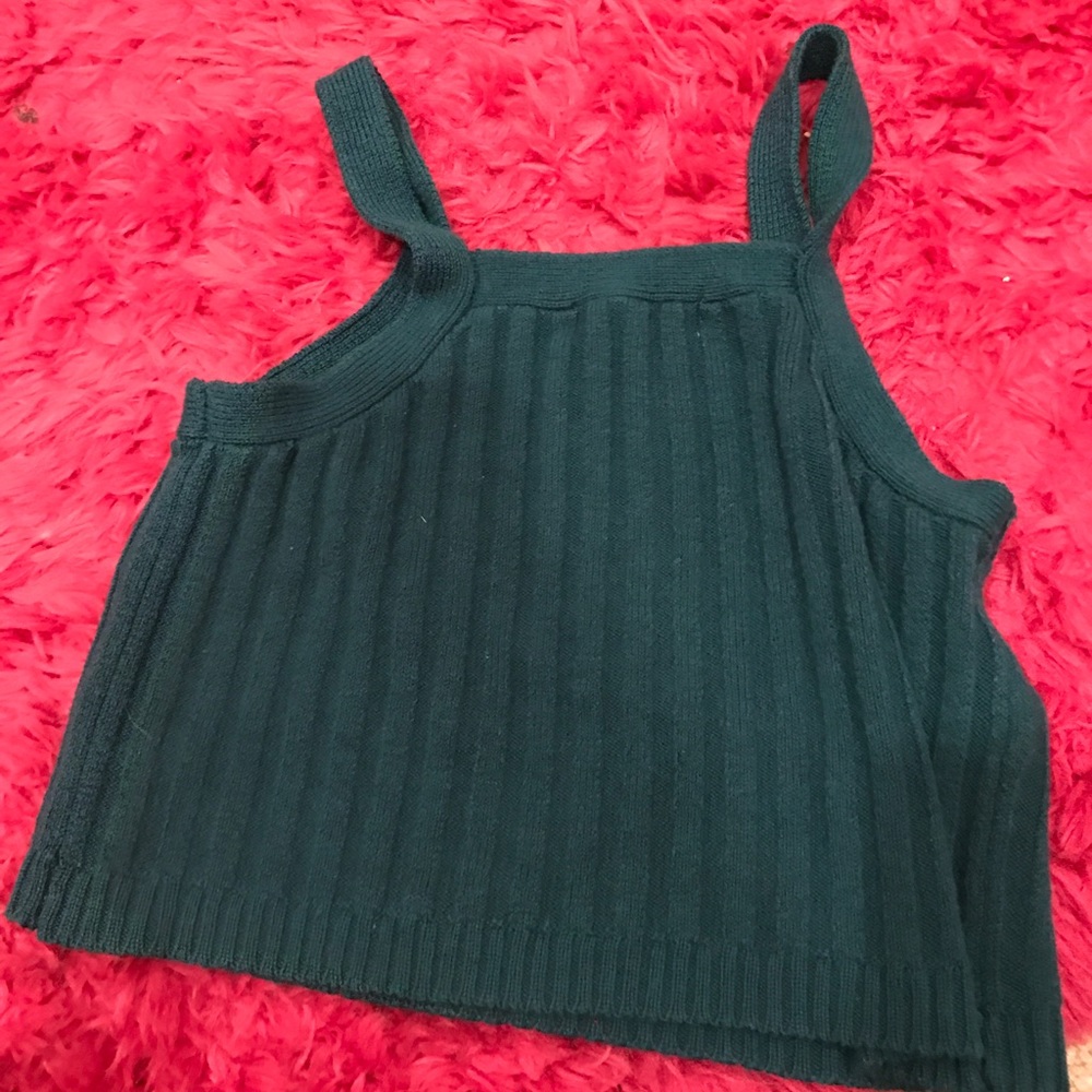 Dark green crop top