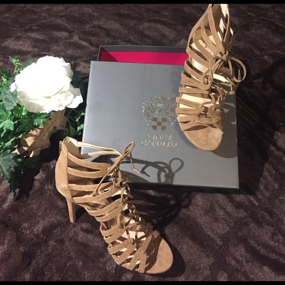 Sold! Firm. NWT Vince Camuto Strappy Heel, 9 - Picture 2 of 8
