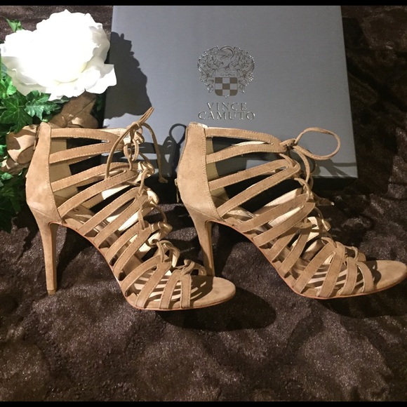 Sold! Firm. NWT Vince Camuto Strappy Heel, 9 - Picture 3 of 8