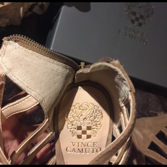 Sold! Firm. NWT Vince Camuto Strappy Heel, 9 - Picture 6 of 8