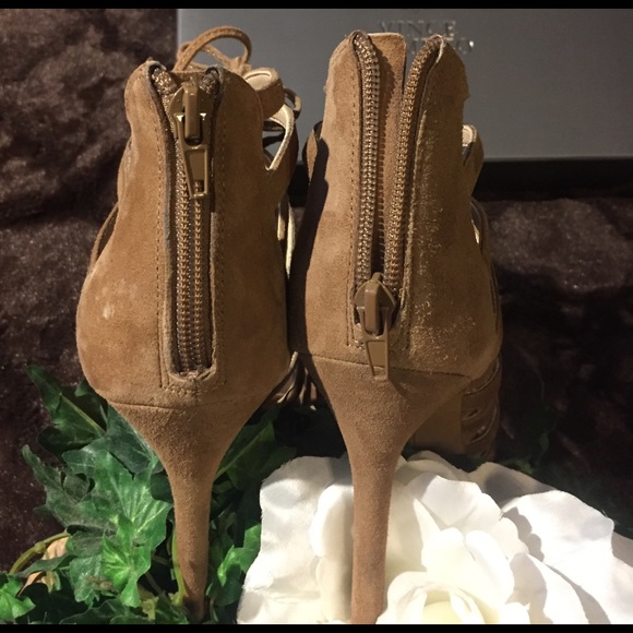 Sold! Firm. NWT Vince Camuto Strappy Heel, 9 - Picture 7 of 8
