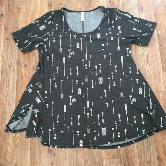 -SOLD-LuLaRoe Arrow Perfect T - Picture 1 of 1