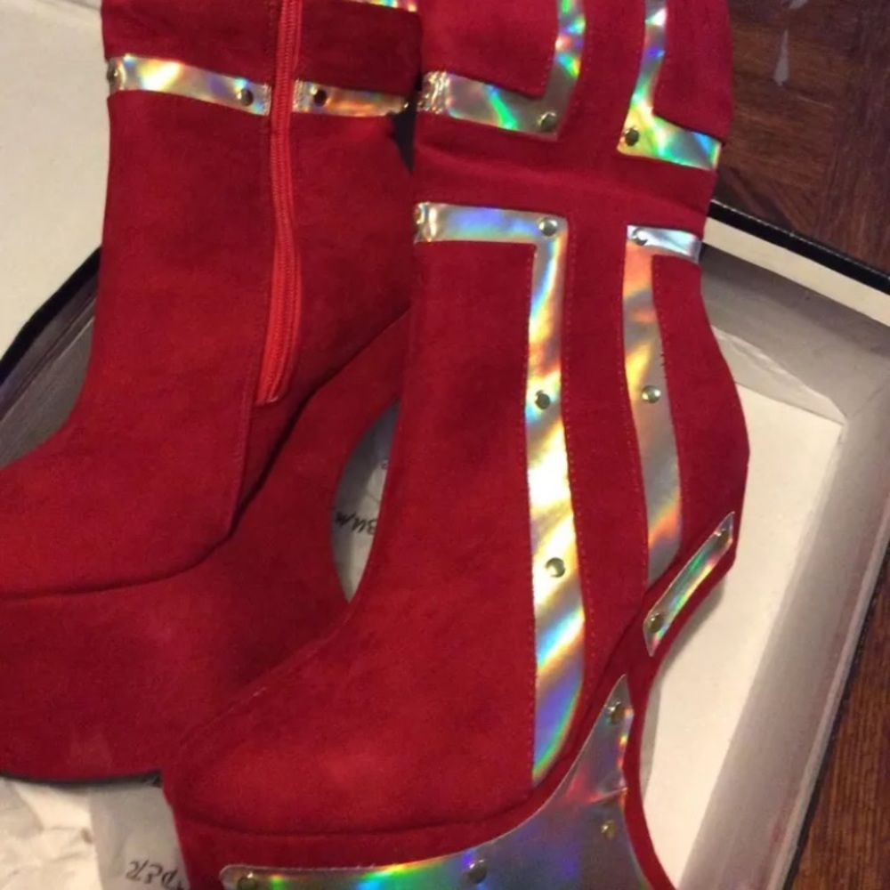 Ruby faux suede platform curved wedge boots