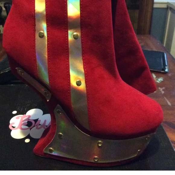 Ruby faux suede platform curved wedge boots - Picture 2 of 4