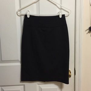 H&M black pencil skirt