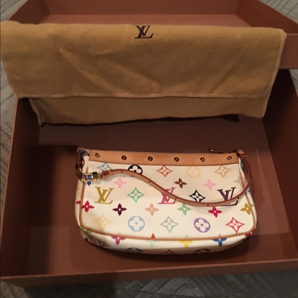 Louis Vuitton Pochette