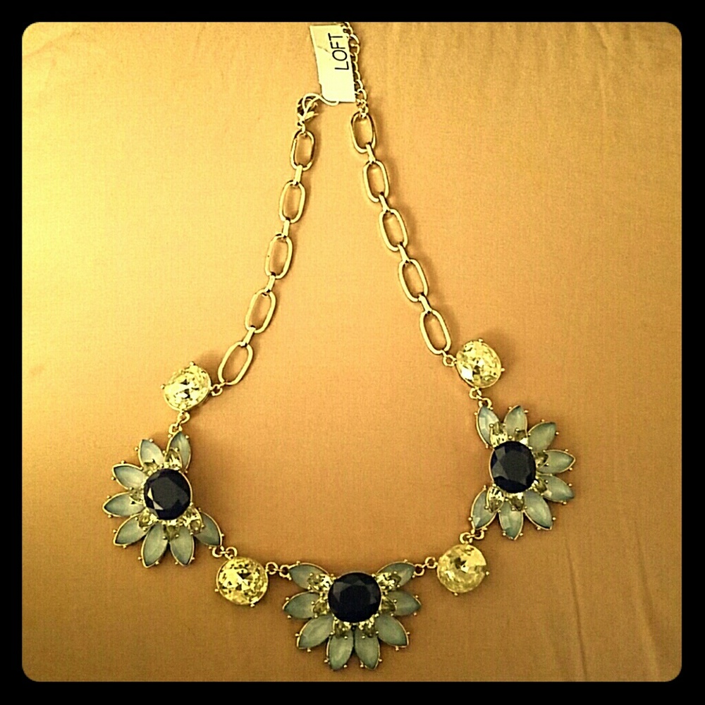 Loft Flower Necklace