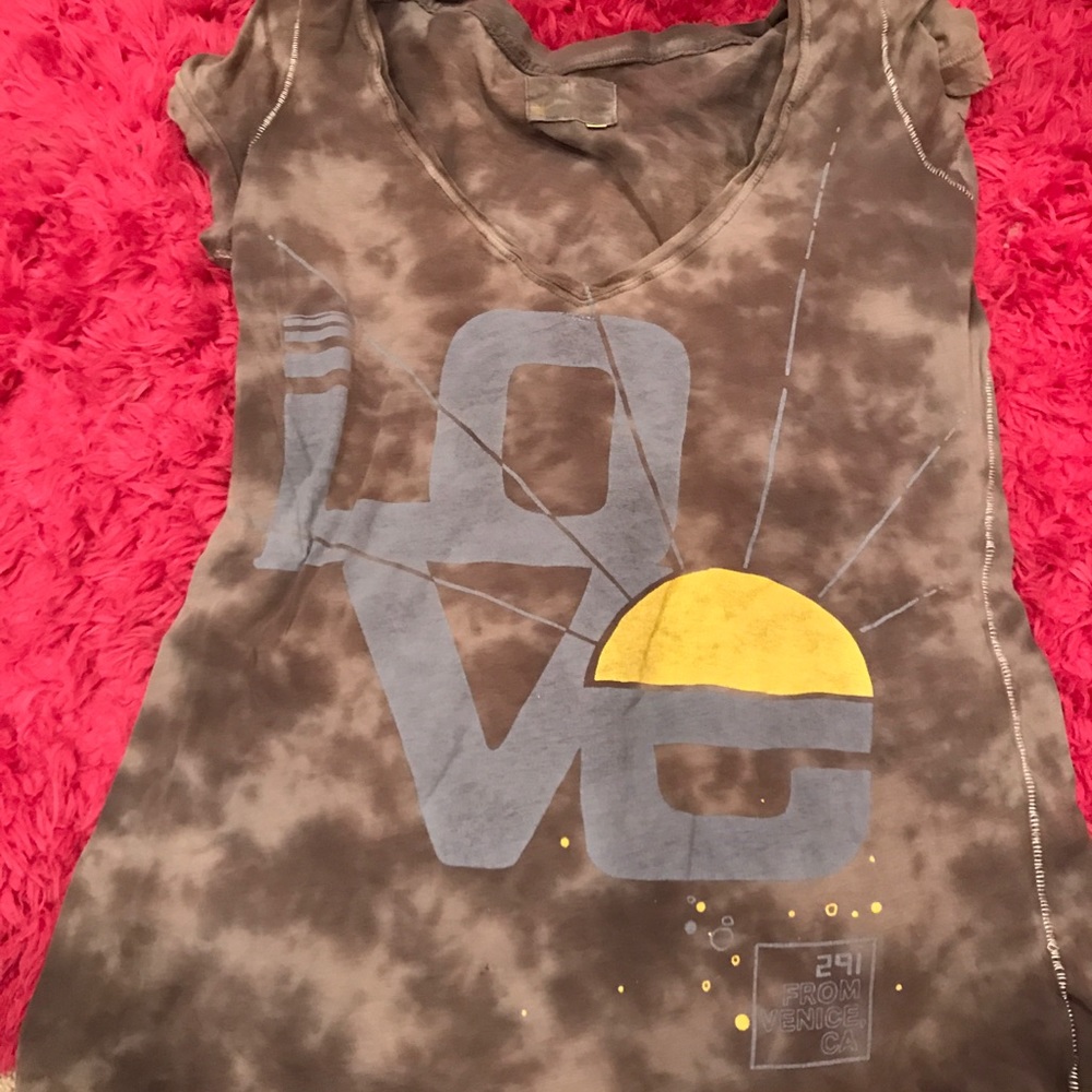 Love T shirt