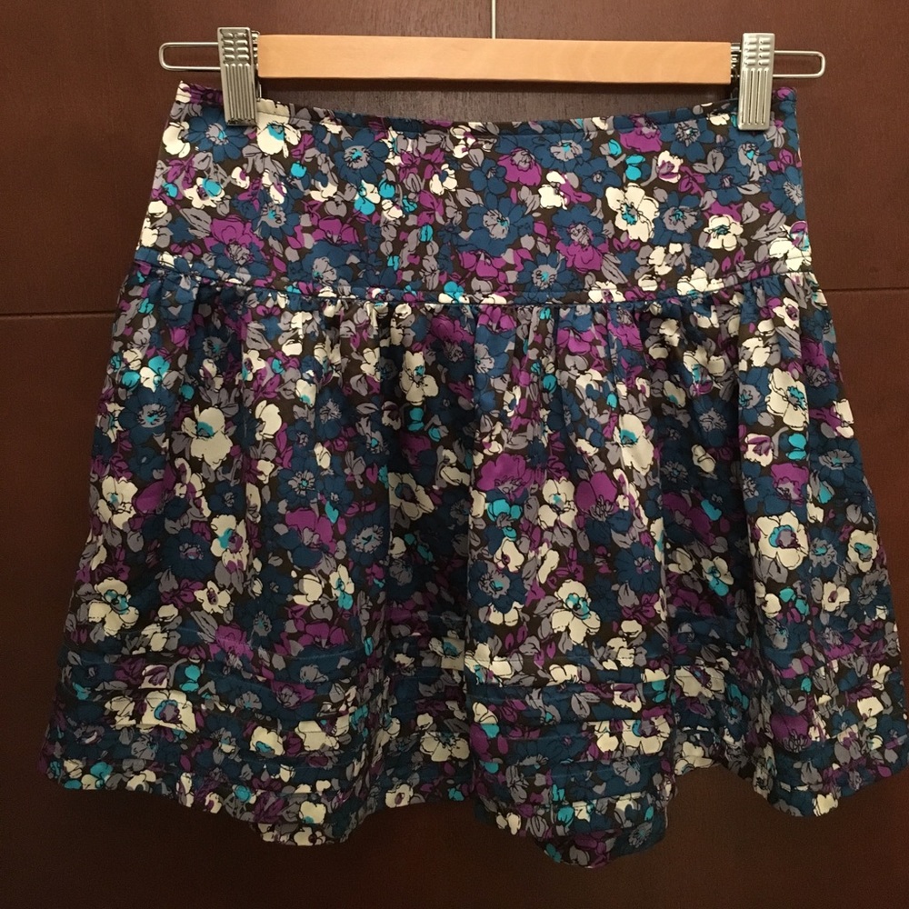 Bebe DesignLab %100 Silk floral skirt xxs