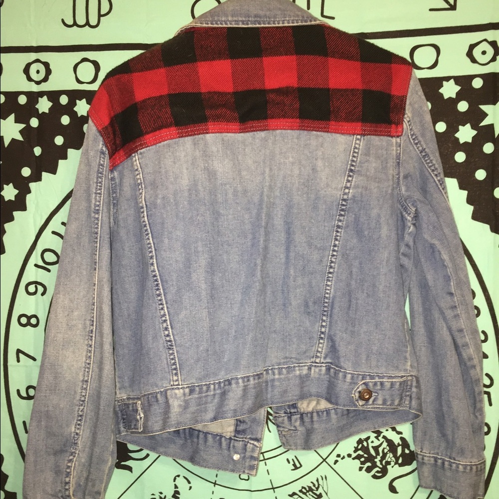 Forever 21 jean jacket - Picture 2 of 3