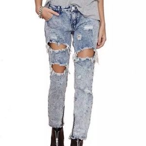TRENDY RIPPED WASHED OUT JEANS SIZE 27
