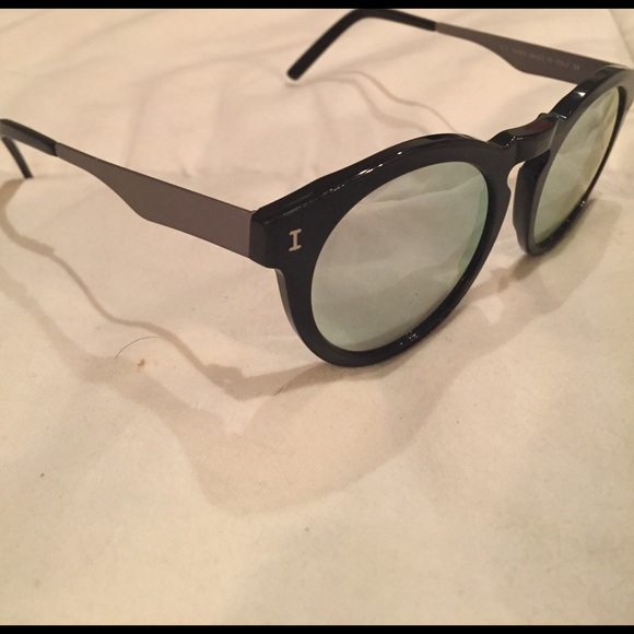 illesteva Black Mirrored Lens Round Sunglasses main image 2