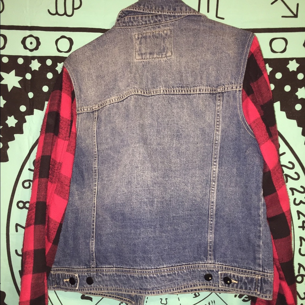Forever 21 jean jacket - Picture 2 of 3