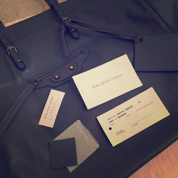 Balenciaga Handbags - Reserve Trade @vkimmerly BALENCIAGA Papier A4 Tote