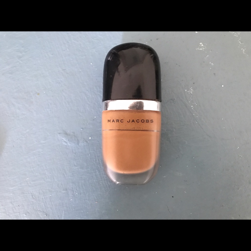Marc Jacob foundation in the color Cocoa medium..