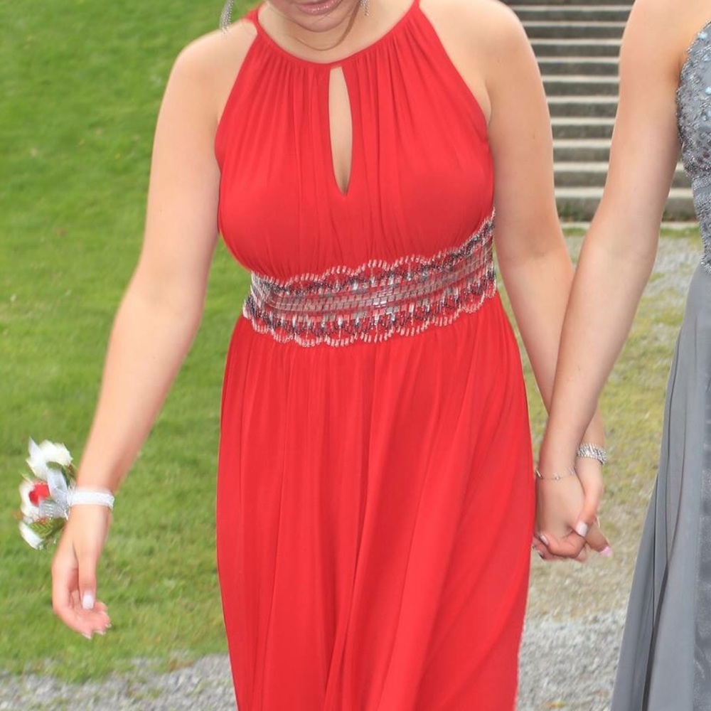 Red prom dress