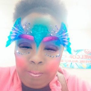 Meet your Posher, Lois