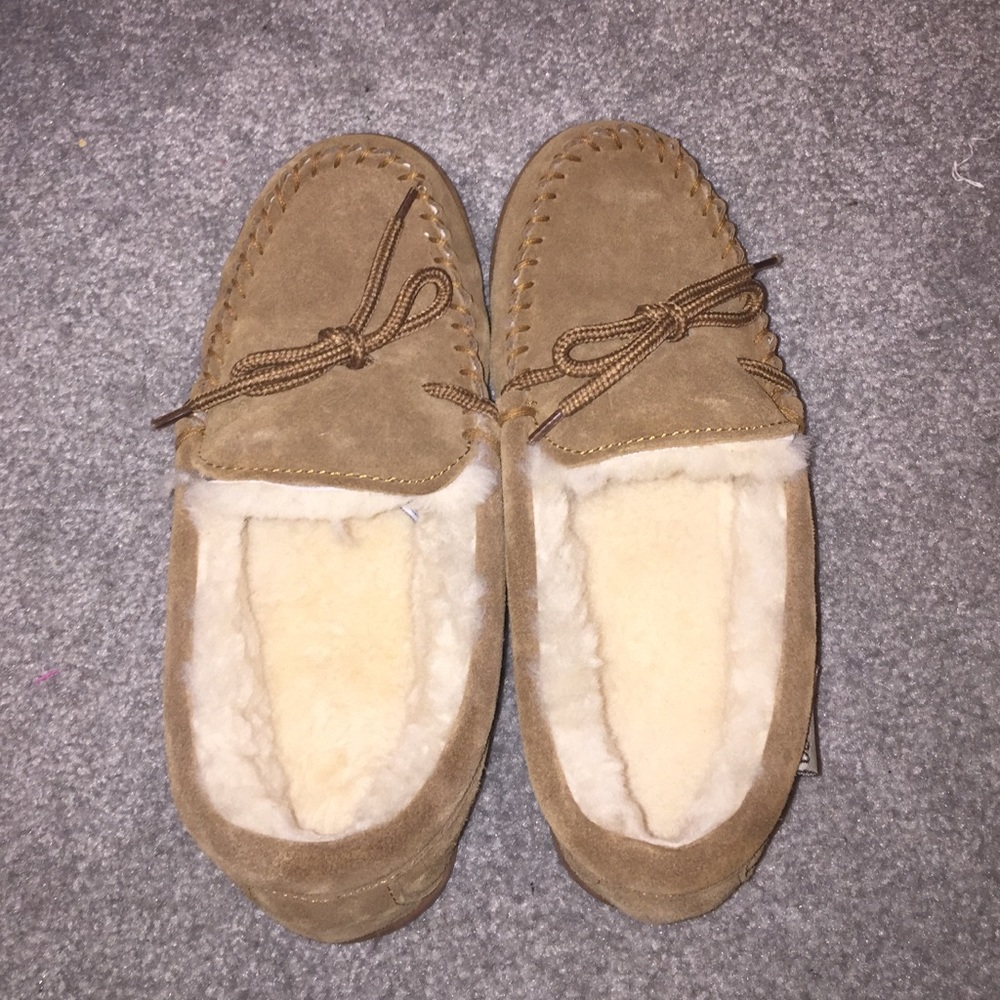 BEARPAW moccasins