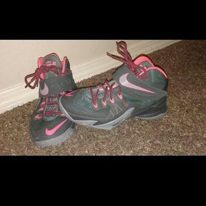 Nike soldiers