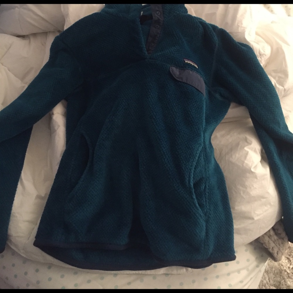 pategonia pullover in turquoise