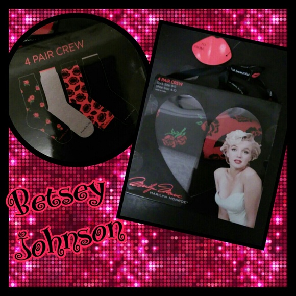 Betsey Johnson Accessories - Betsey Johnson crew socks